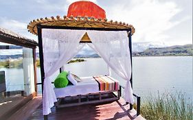 Uros Samaraña Uta Lodge